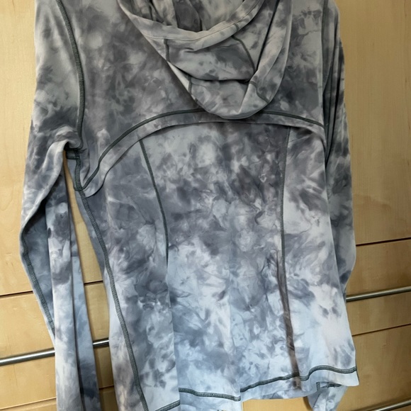 Lululemon jacket with hood - Picture 2 of 2